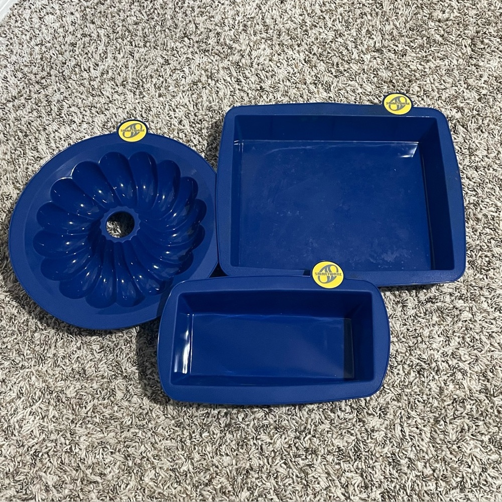Smartware Blue Silicone Baking Molds Non Stick Cake Loaf & Dish Lot Of 3